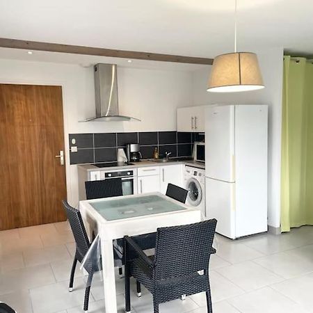 Appartement T2 Lumineux, Tres Bien Equipe, Proche Centre-Ville Salies-de-Bearn Luaran gambar