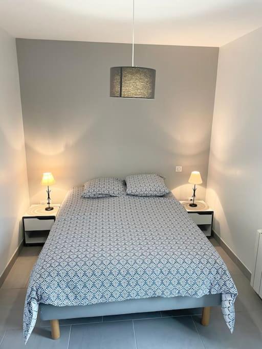 Appartement T2 Lumineux, Tres Bien Equipe, Proche Centre-Ville Salies-de-Bearn Luaran gambar