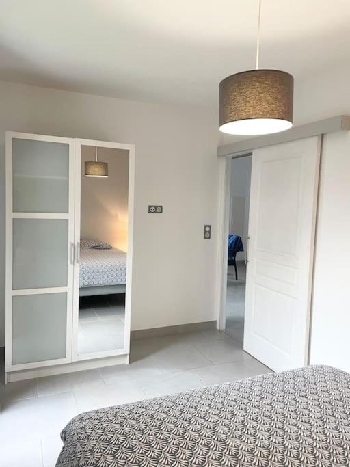 Appartement T2 Lumineux, Tres Bien Equipe, Proche Centre-Ville Salies-de-Bearn Luaran gambar