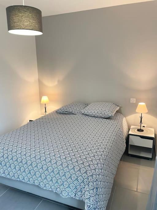 Appartement T2 Lumineux, Tres Bien Equipe, Proche Centre-Ville Salies-de-Bearn Luaran gambar